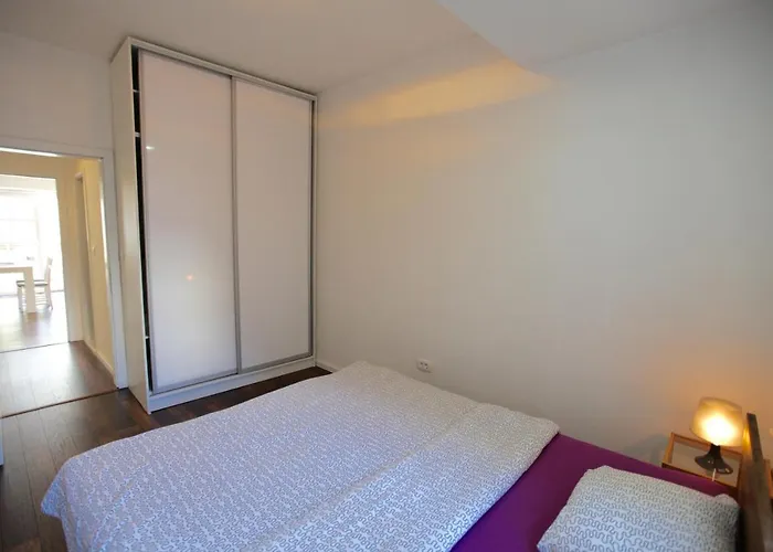 Brick On Macedonia Pedestrian Street * スコピエ