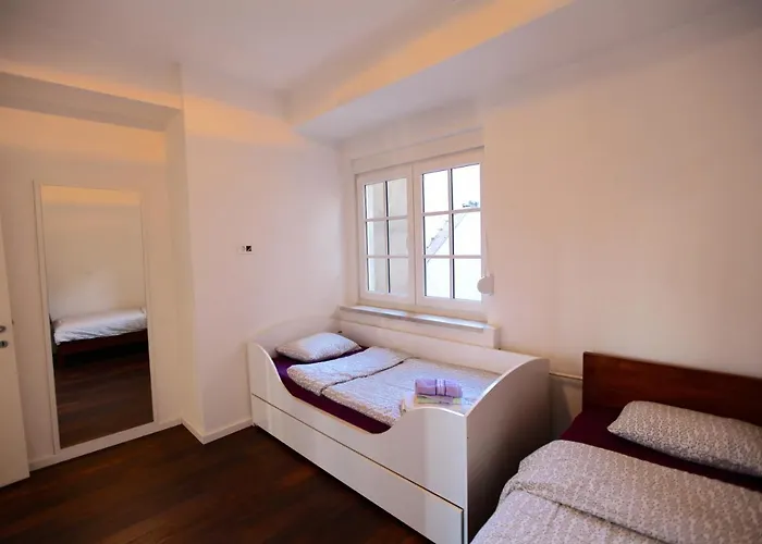 アパート Brick On Macedonia Pedestrian Street スコピエ