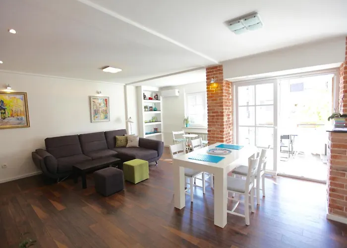 アパート Brick On Macedonia Pedestrian Street