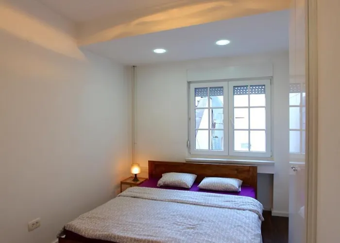 アパート Brick On Macedonia Pedestrian Street スコピエ