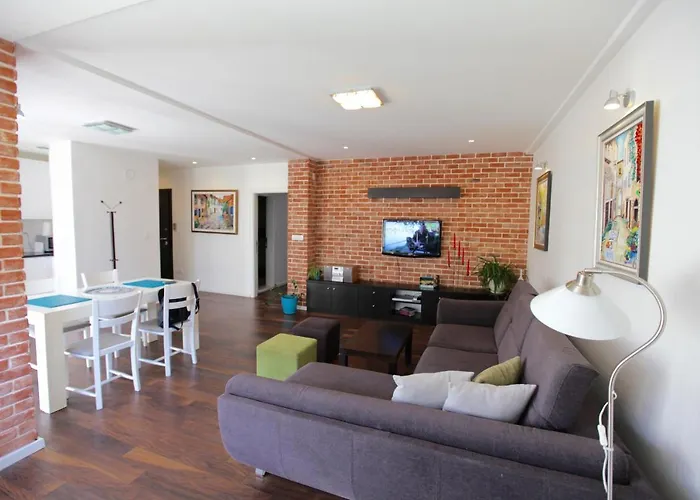 Brick On Macedonia Pedestrian Street Apartment